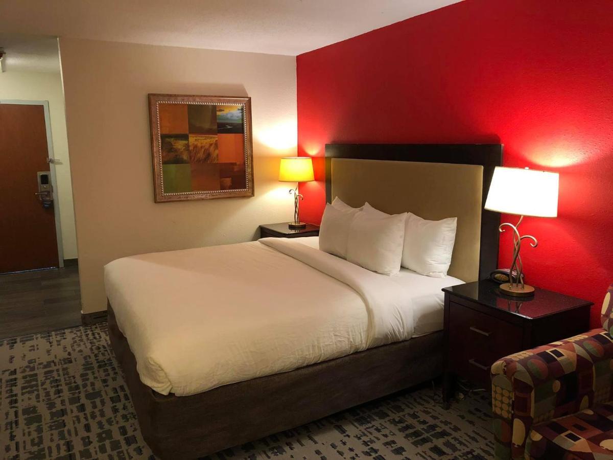 Baymont By Wyndham Ferndale/Royal Oak Hotel Ngoại thất bức ảnh