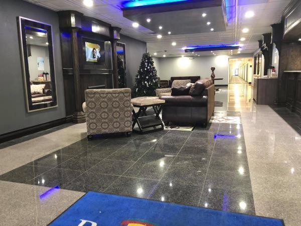 Baymont By Wyndham Ferndale/Royal Oak Hotel Ngoại thất bức ảnh