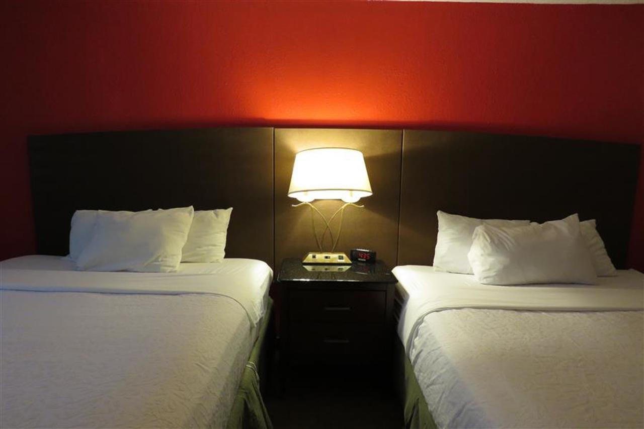 Baymont By Wyndham Ferndale/Royal Oak Hotel Ngoại thất bức ảnh