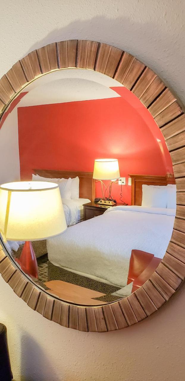 Baymont By Wyndham Ferndale/Royal Oak Hotel Ngoại thất bức ảnh